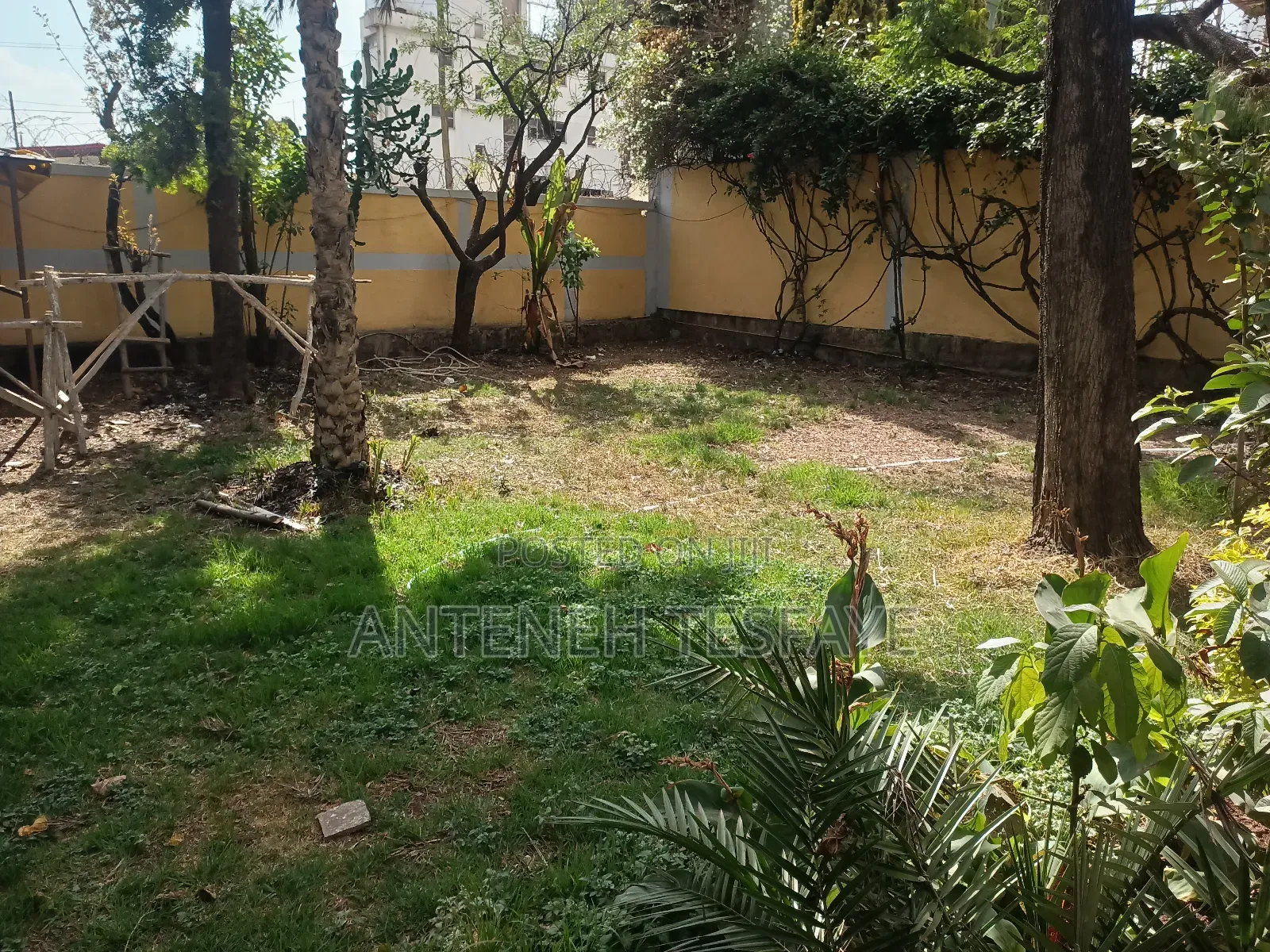 Furnished 6bdrm Villa in Bole for sale