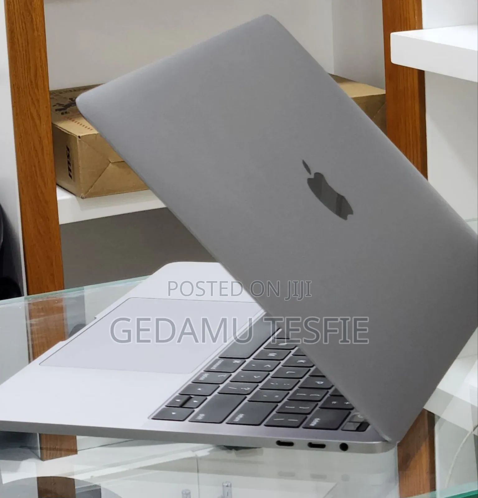 New Laptop Apple MacBook Air 2020 M1 16GB SSD 256GB
