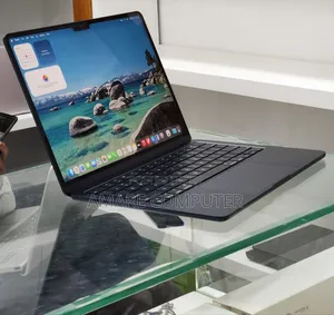 New Laptop Apple MacBook Air 2024 M3 13-inch 16GB Apple M3 SSD 512GB