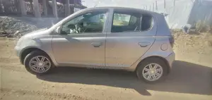 Toyota Vitz 1.0 FWD 3dr 2001 Beige