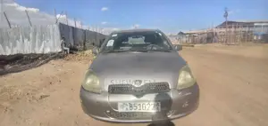 Toyota Vitz 1.0 FWD 3dr 2001 Beige