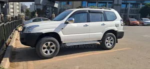 Toyota Land Cruiser Prado 2005 White