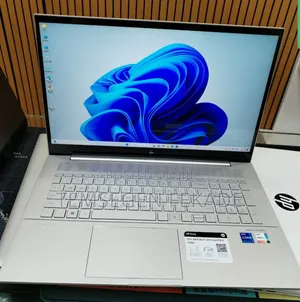 New Laptop HP Envy 17 16GB Intel Core i7 SSD 512GB