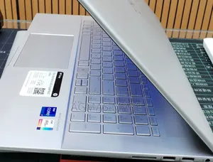 New Laptop HP Envy 17 16GB Intel Core i7 SSD 512GB