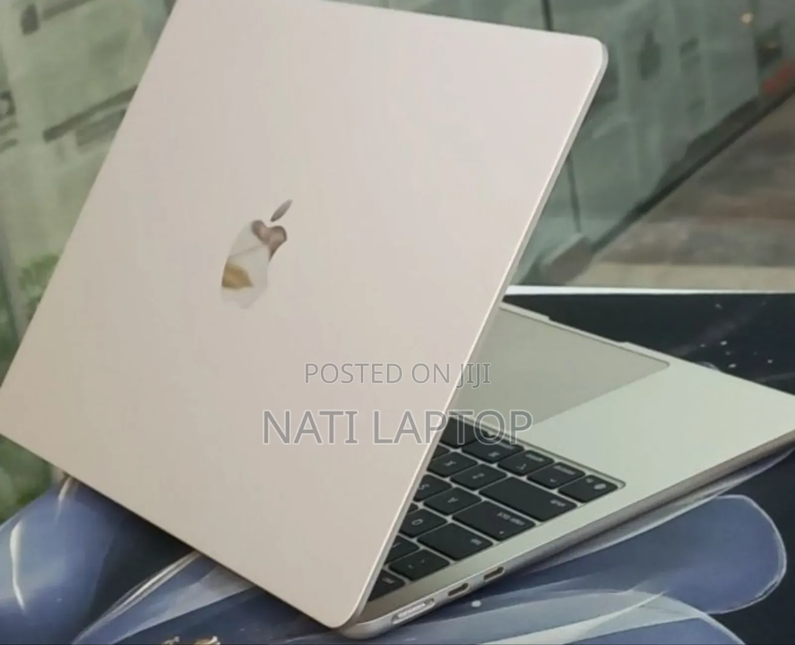 New Laptop Apple MacBook Air 2025 M4 13-inch 16GB Apple M4 SSD 256GB