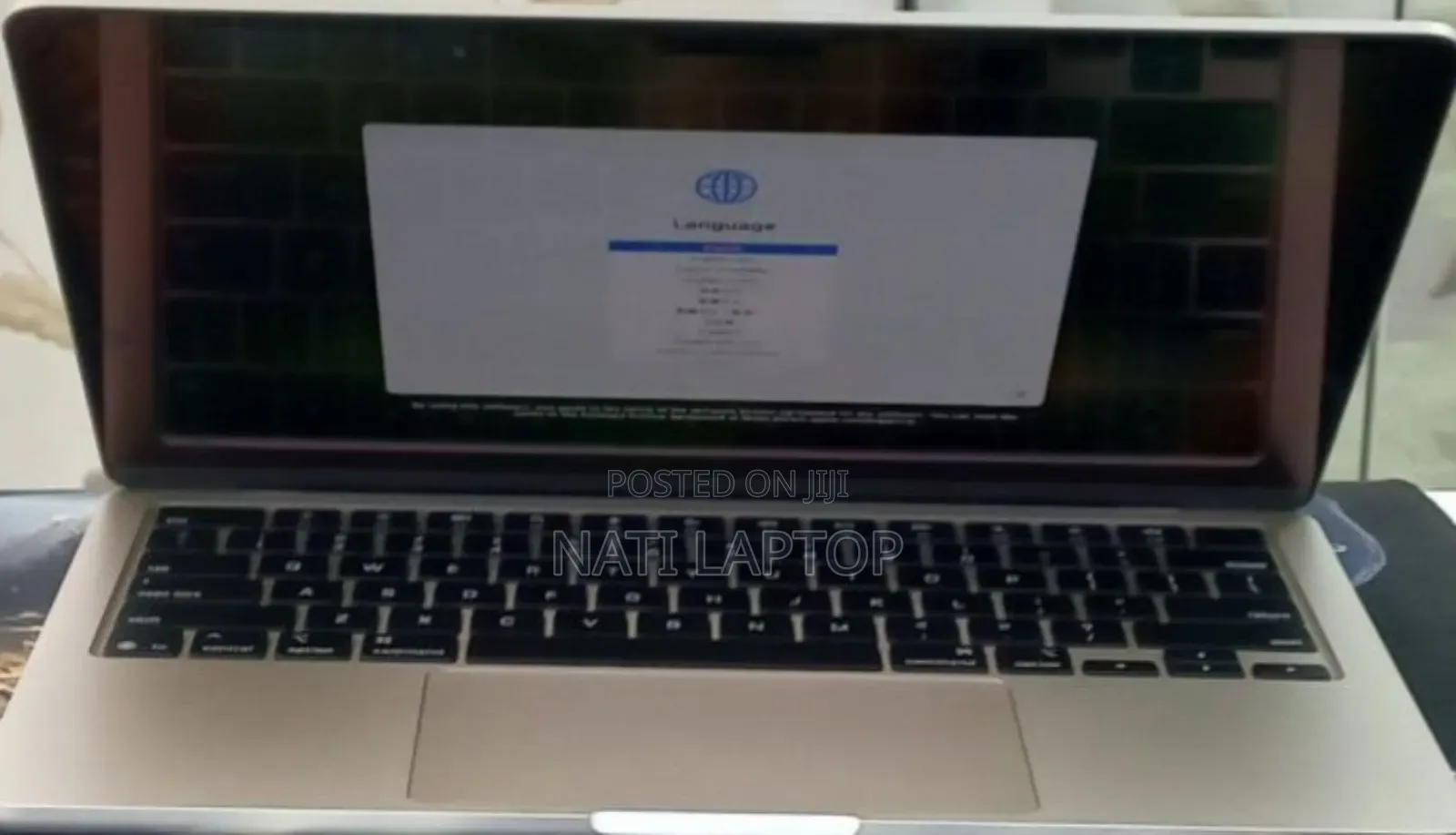 New Laptop Apple MacBook Air 2025 M4 13-inch 16GB Apple M4 SSD 256GB