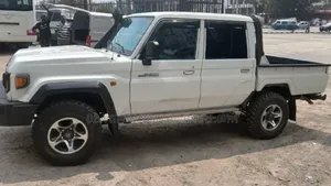 Toyota Land Cruiser 2018 Ivory