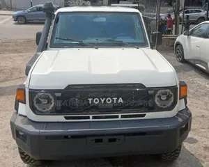 Toyota Land Cruiser 2018 Ivory