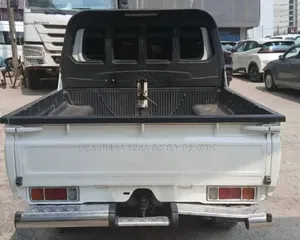 Toyota Land Cruiser 2018 Ivory
