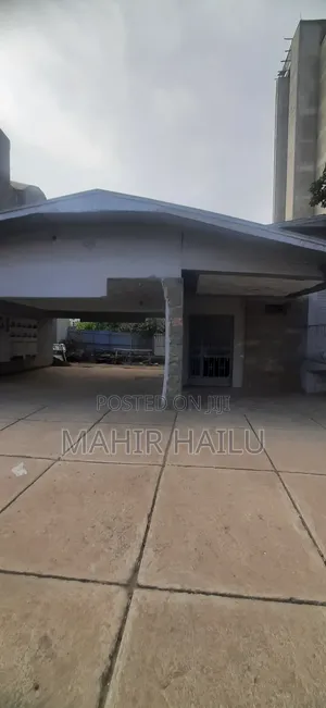 4bdrm House in Real, Bole for rent
