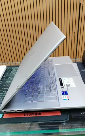 New Laptop HP Envy 15 16GB Intel Core i7 SSD 512GB
