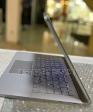 New Laptop Microsoft Surface Book 3 16GB Intel Core i7 SSD 256GB