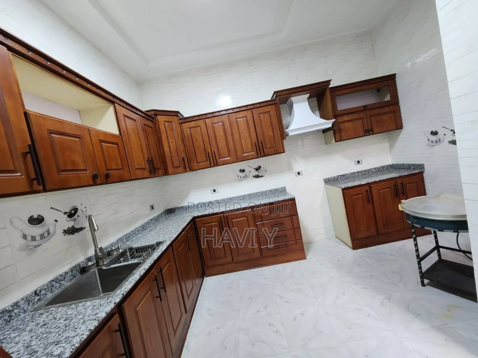 Furnished 3bdrm House in Akaky Kaliti for sale