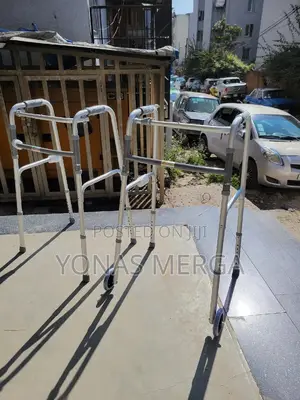 Walker Promotes Natural Walking唯፹net Weight: 2.65kg User Demographic