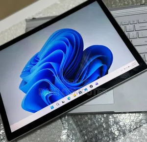 New Laptop Microsoft Surface 16GB Intel Core i7 SSD 256GB