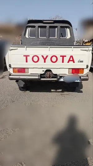Toyota Land Cruiser 2021 White