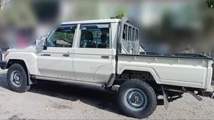 Toyota Land Cruiser 2021 White