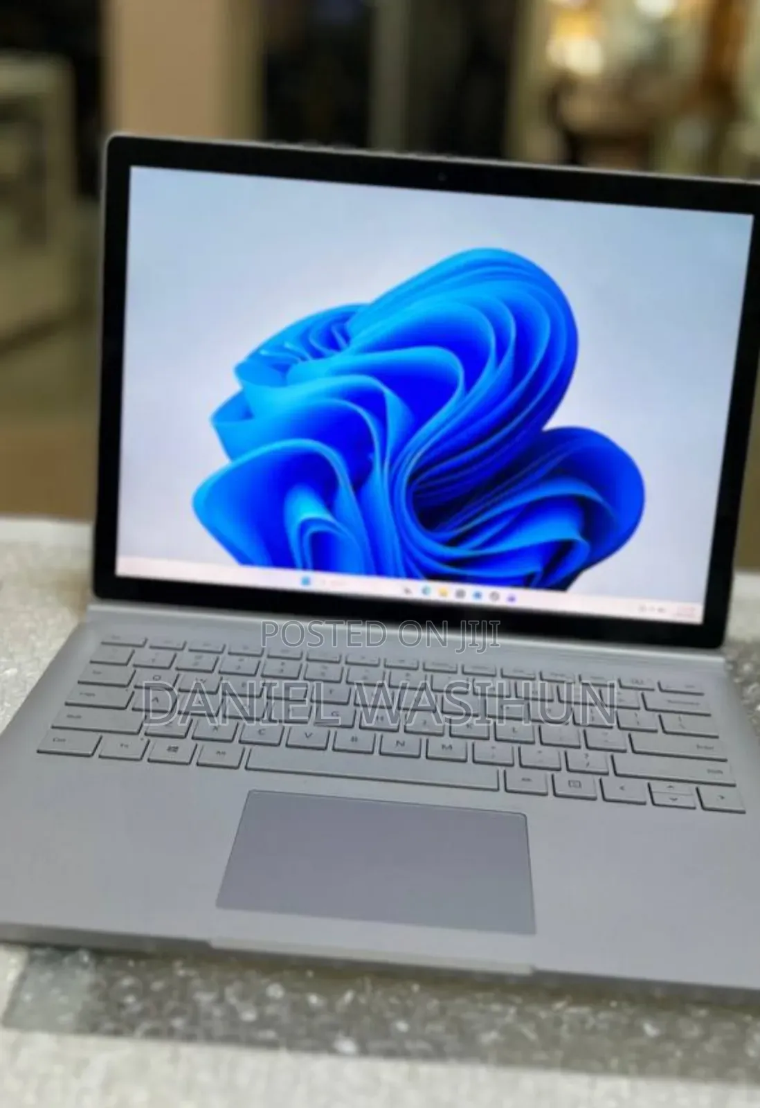 New Laptop Microsoft Surface Book 3 16GB Intel Core i7 SSD 256GB