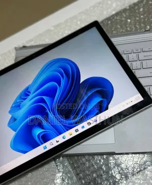 New Laptop Microsoft Surface Book 3 16GB Intel Core i7 SSD 256GB