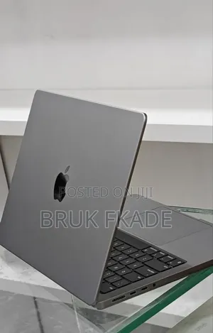 New Laptop Apple MacBook Pro 2024 M3 14-inch 8GB Apple M3 Pro SSD 512GB