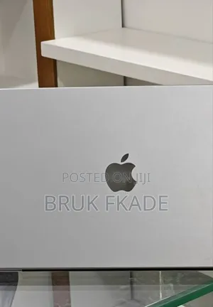 New Laptop Apple MacBook Pro 2024 M3 14-inch 8GB Apple M3 Pro SSD 512GB