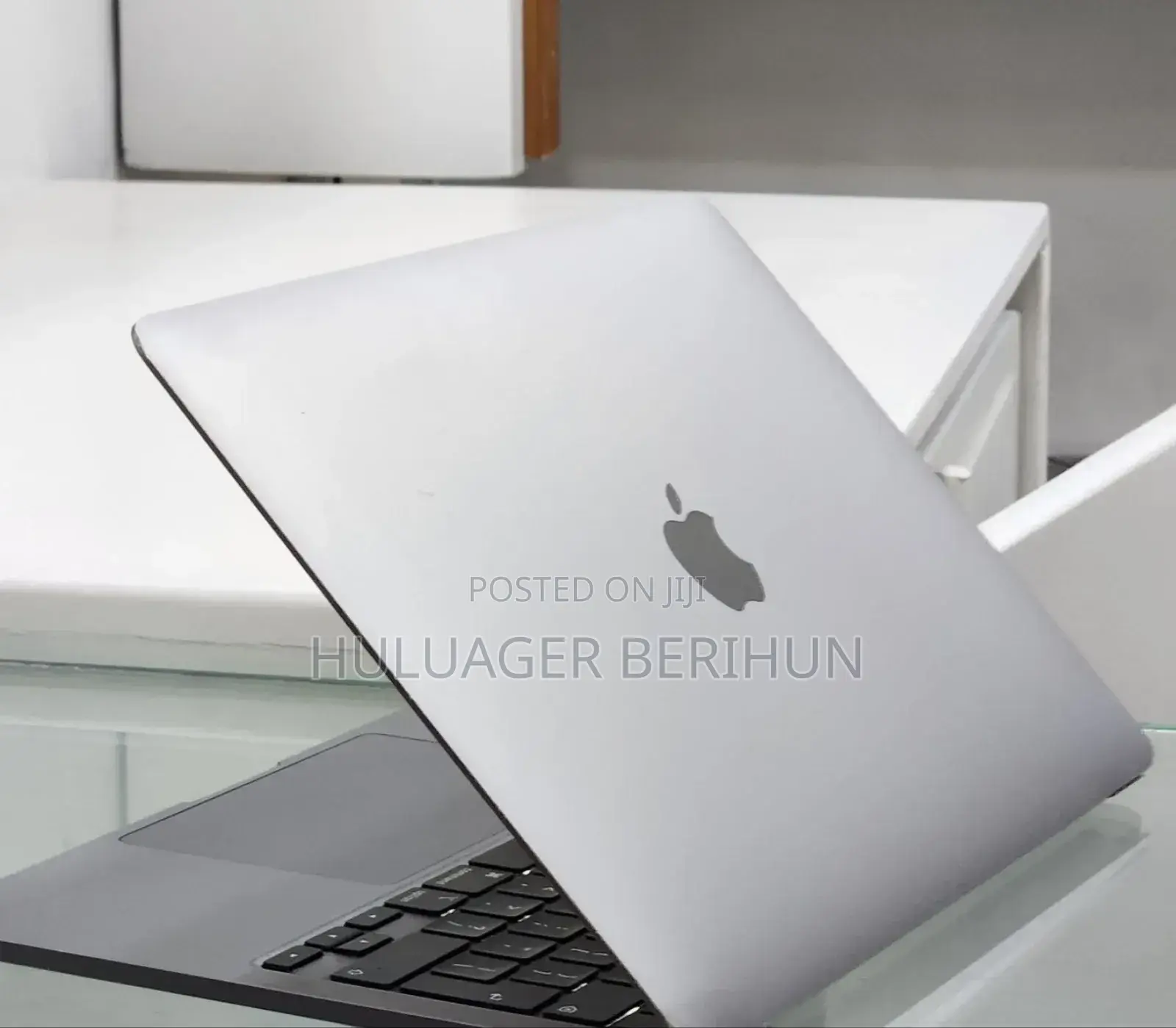New Laptop Apple MacBook Pro 2021 M1 8GB Apple M1 Pro SSD 256GB