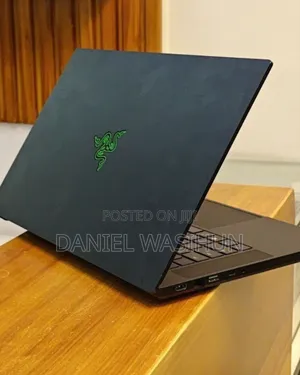 New Laptop Razer Blade 16GB Intel Core i7 SSD 512GB
