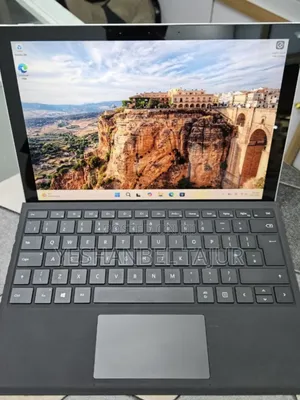 New Laptop Microsoft Surface 16GB Intel Core i7 SSD 256GB