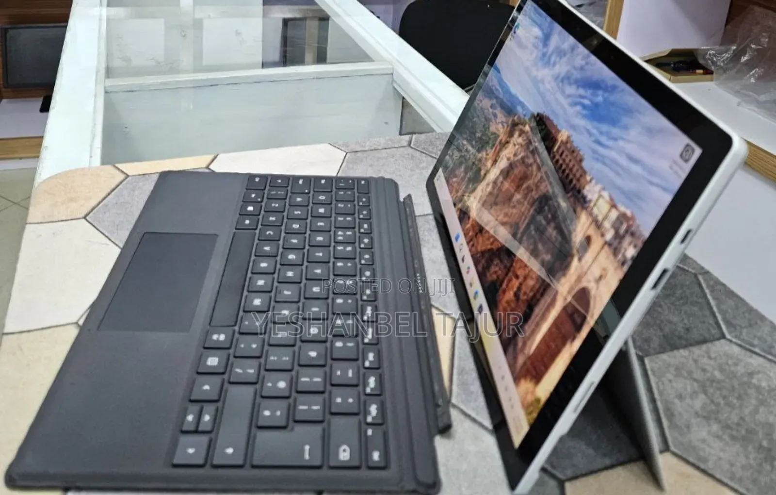 New Laptop Microsoft Surface 16GB Intel Core i7 SSD 256GB