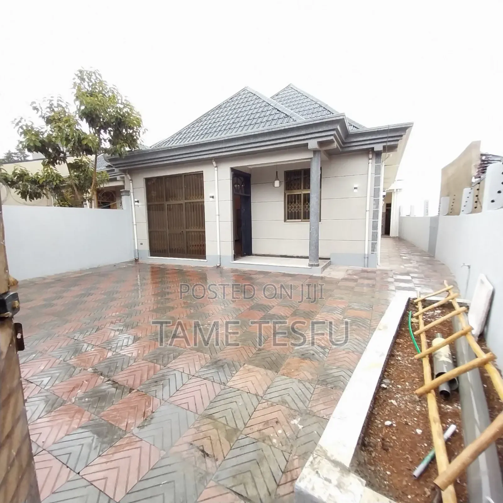 Furnished 4bdrm Villa in ኮቶቤ 240ካሬ, Yeka for sale