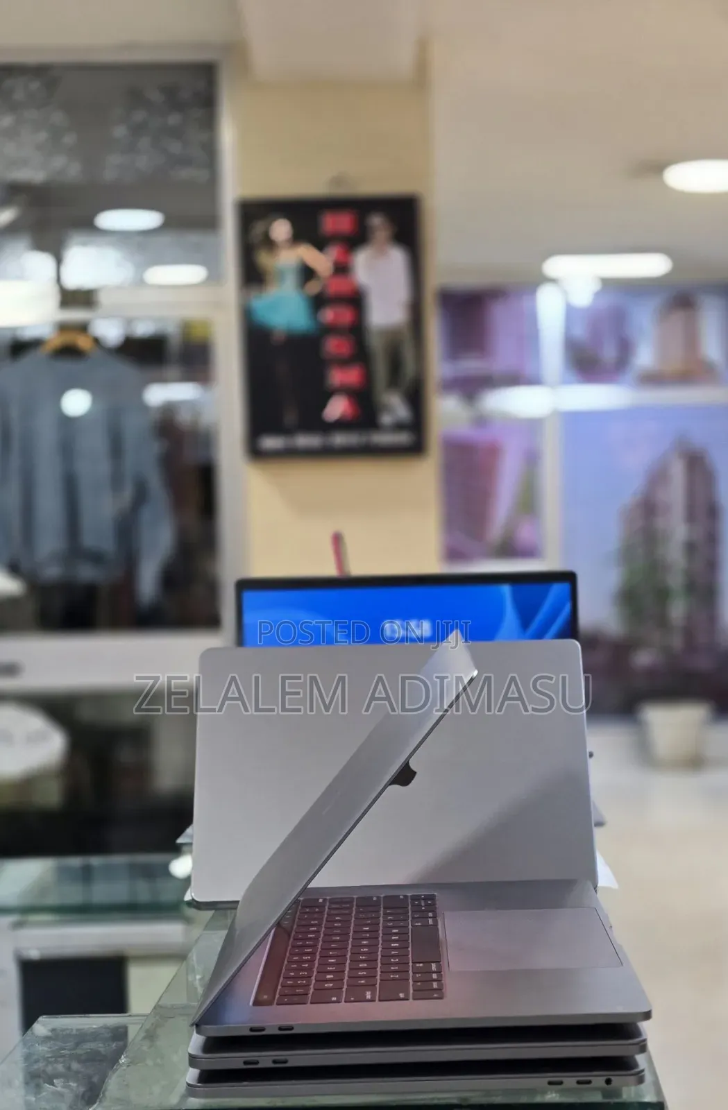 New Laptop Apple MacBook Pro 2017 16GB Intel Core i7 SSD 512GB