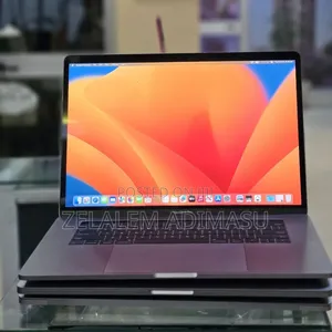 New Laptop Apple MacBook Pro 2017 16GB Intel Core i7 SSD 512GB