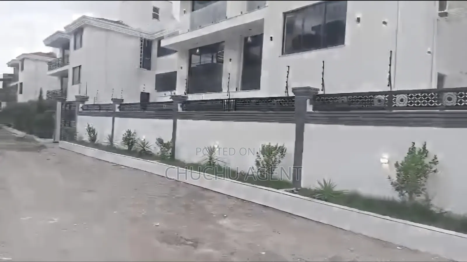 8bdrm House in Bole for sale