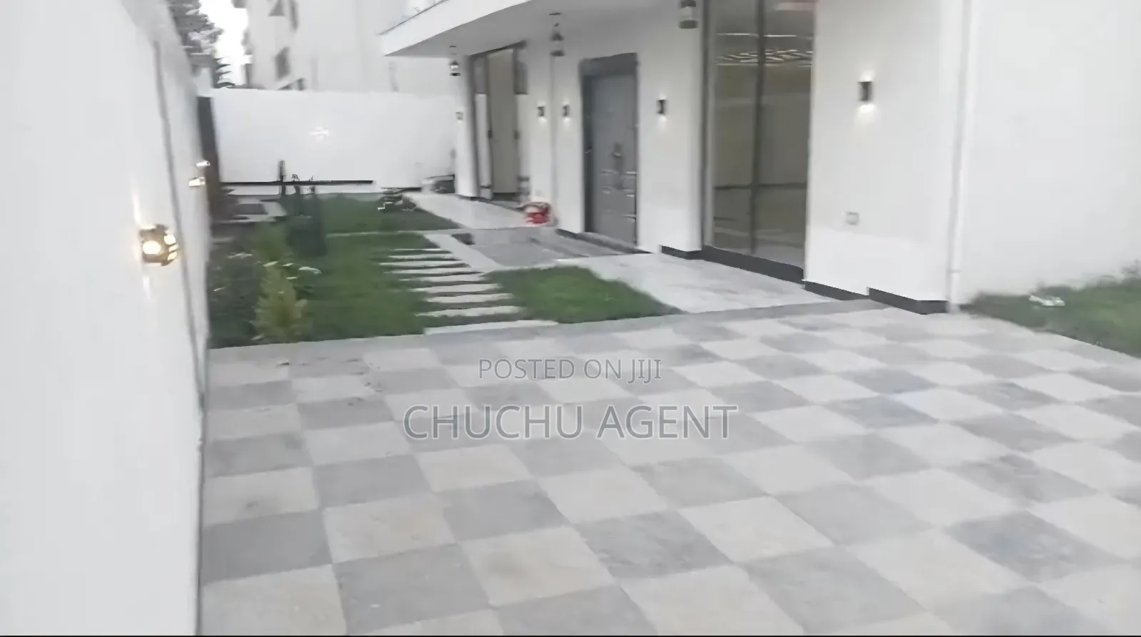 8bdrm House in Bole for sale
