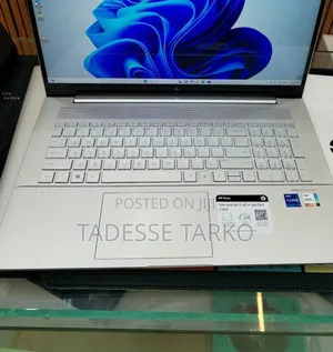 New Laptop HP Envy 17 16GB Intel Core i7 SSD 512GB