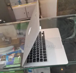 New Laptop Apple MacBook Air 2015 8GB Intel Core i5 SSD 256GB