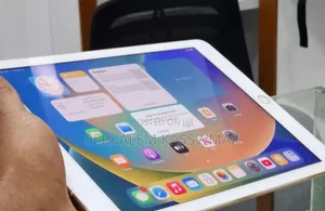 New Apple iPad (2025) 128 GB Gray