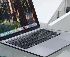 New Laptop Apple MacBook Pro M1 8GB Apple M1 SSD 256GB