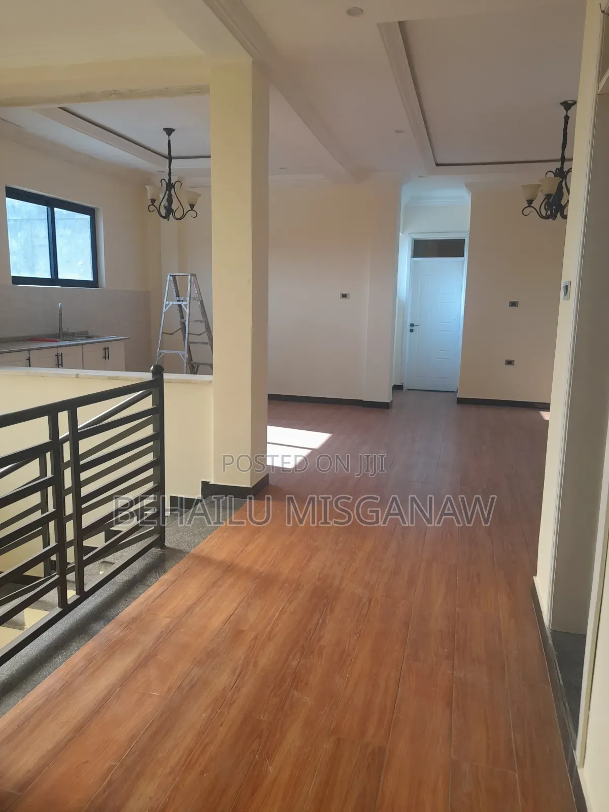 8bdrm Villa in Ayat Compound, Bole for rent