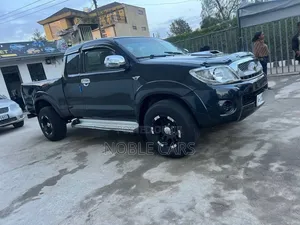 Toyota Hilux 2011 Black