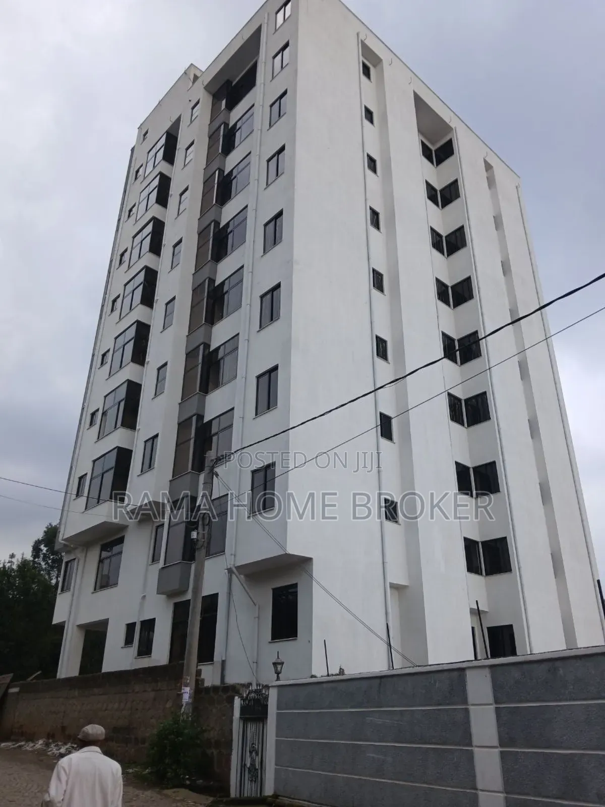 Furnished 3bdrm Condo in አዲሱ ገበያ, Yeka for sale