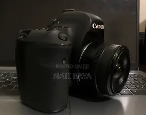 Canon 6d With 35mm Fixed Lens