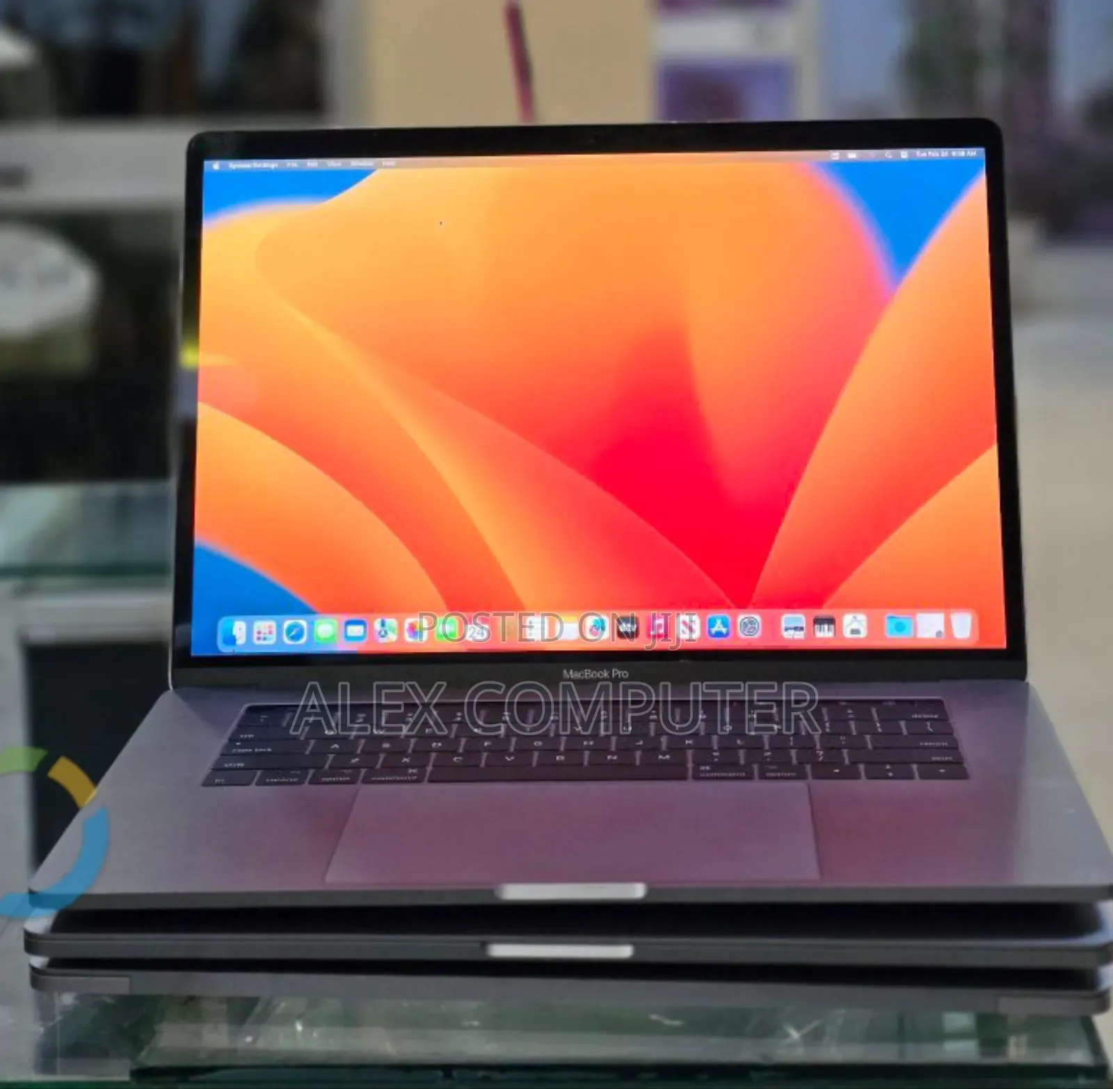 New Laptop Apple MacBook Pro 2017 16GB Intel Core i7 SSD 512GB