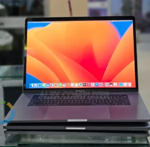 New Laptop Apple MacBook Pro 2017 16GB Intel Core i7 SSD 512GB