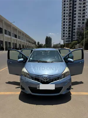Toyota Yaris LE Hatchback 5dr 2012 Blue