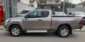 Toyota Hilux 2020 Brown