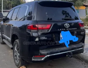 Toyota Land Cruiser 4.5 V8 VXR 2013