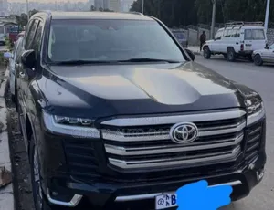 Toyota Land Cruiser 4.5 V8 VXR 2013