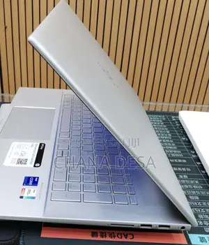 New Laptop HP Envy 17 16GB Intel Core i7 SSD 512GB