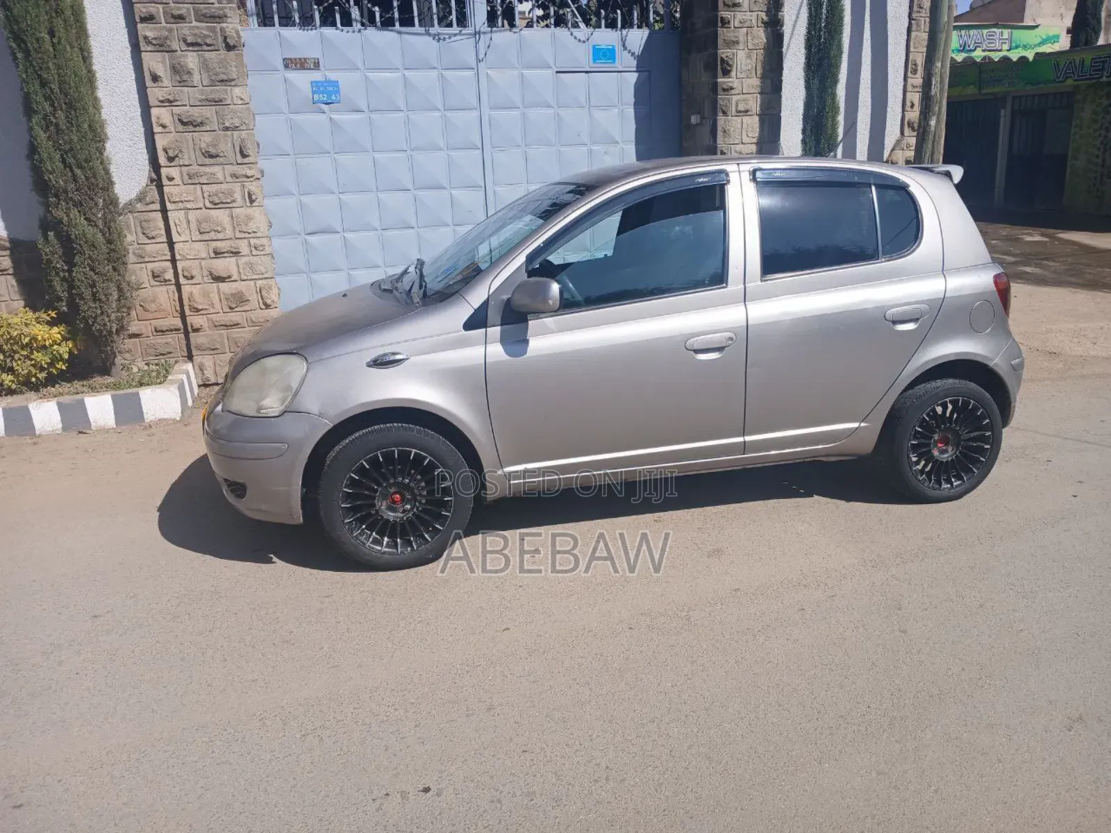 Toyota Vitz 2004 Silver